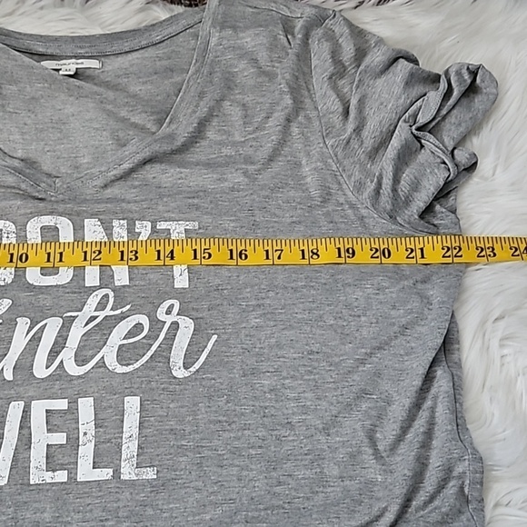 Maurices "I Don't Winter Well" Gray V-neck Short Sleeve Tee - Picture 12 of 15